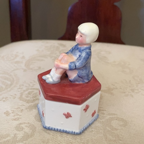 Christopher Robin Classic Pooh Disney designed by Charpente porcelain trinket - Picture 3 of 10